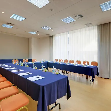 Tryp By Wyndham Centro 3* Oporto