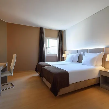 Hotel Tryp By Wyndham Centro Porto