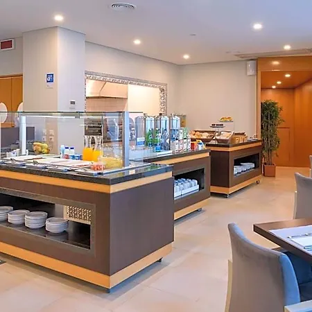 Tryp By Wyndham Centro 3*
