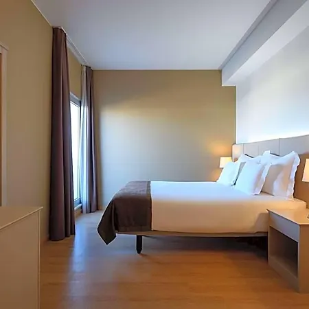 Tryp By Wyndham Centro 3* Πόρτο