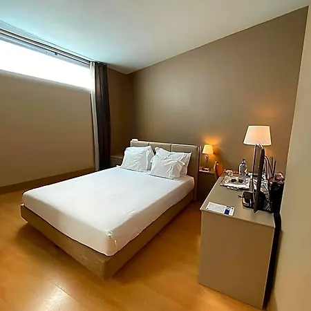 Tryp By Wyndham Centro Oporto