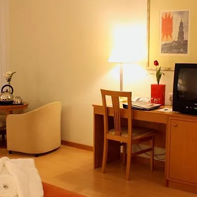 Tryp By Wyndham Centro Hotel 3*