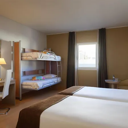 Tryp By Wyndham Centro 3* Oporto