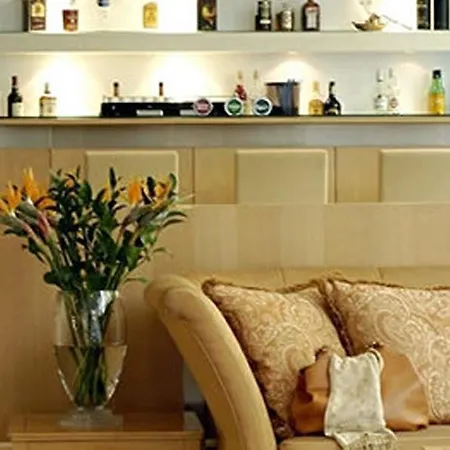 Hotel Tryp By Wyndham Centro Oporto