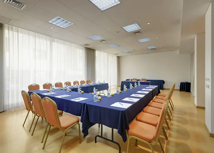 Hotel Tryp By Wyndham Centro 3*